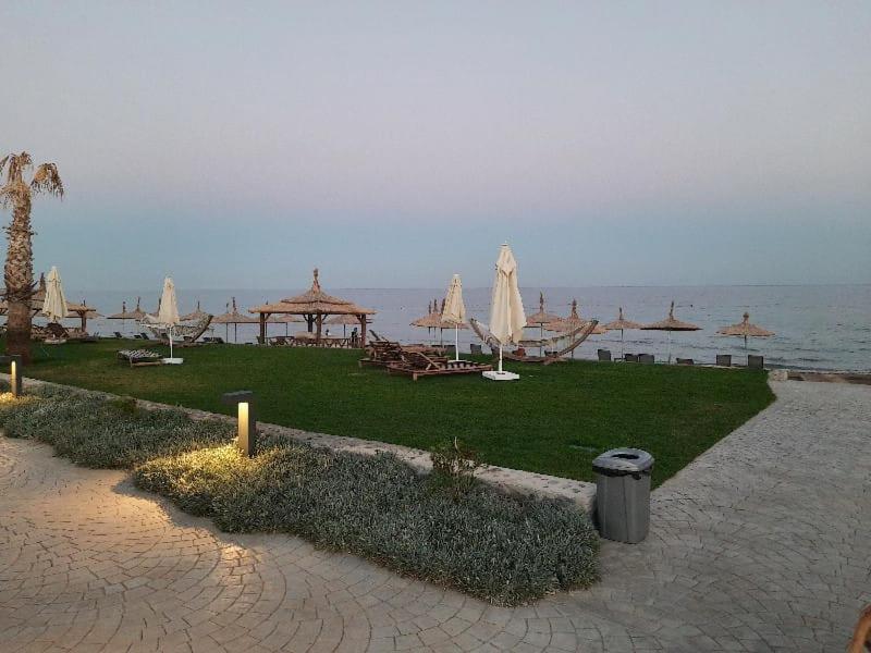 Four Seasons Iskele: Beachfront Designer Studio with Separate Bedroom Iskele District  Exterior photo